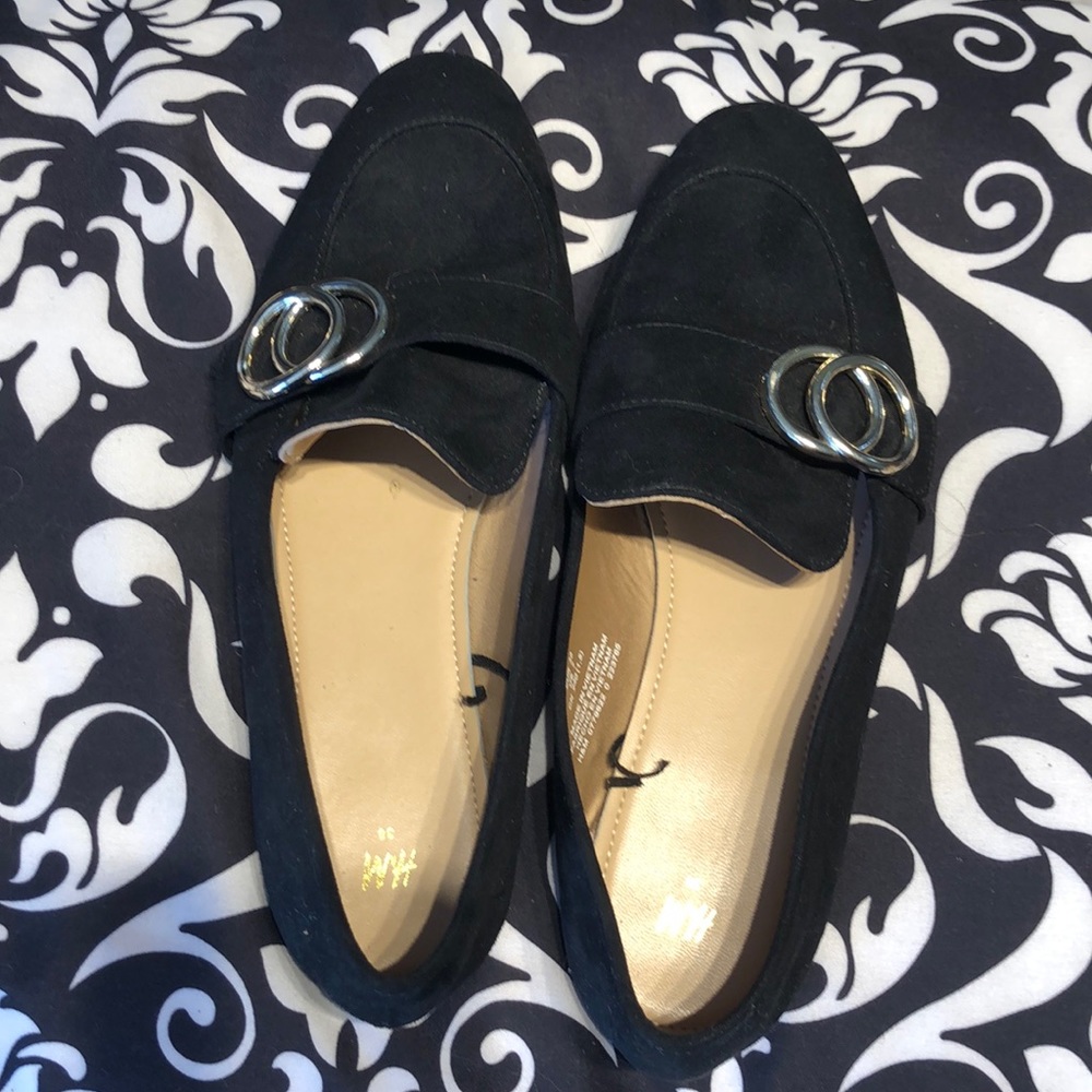 Buckled Flats